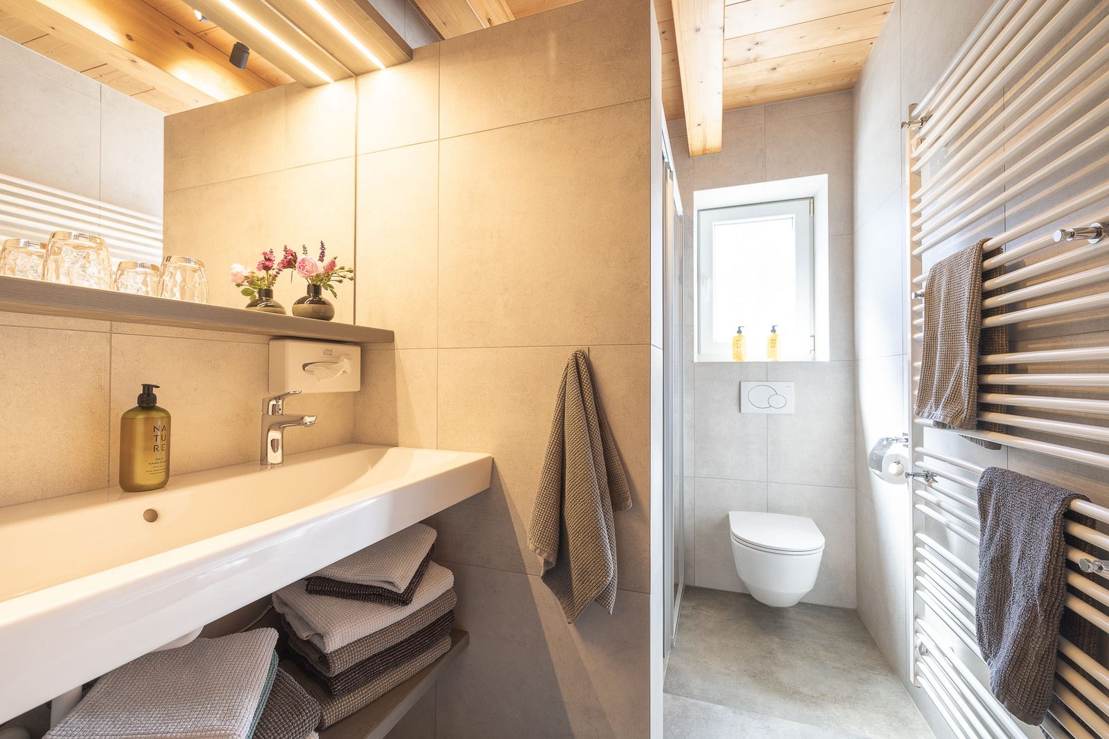 3-Zimmer Ferienwohnung im freistehenden Chalet mit Balkon 