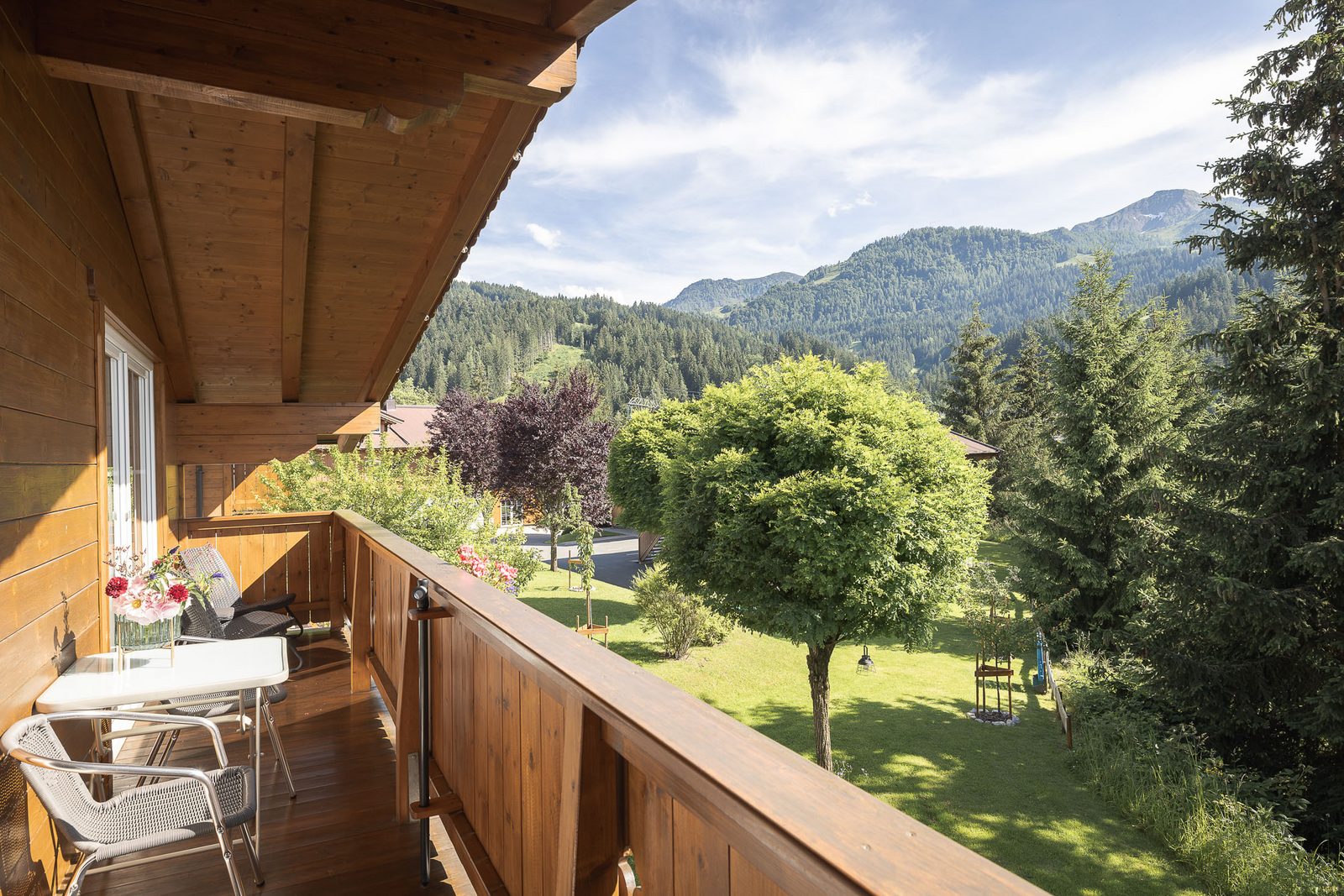 3-Zimmer Ferienwohnung im freistehenden Chalet mit Balkon 