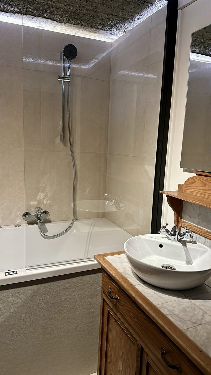 MaasSuites.com - Ibiza Suite