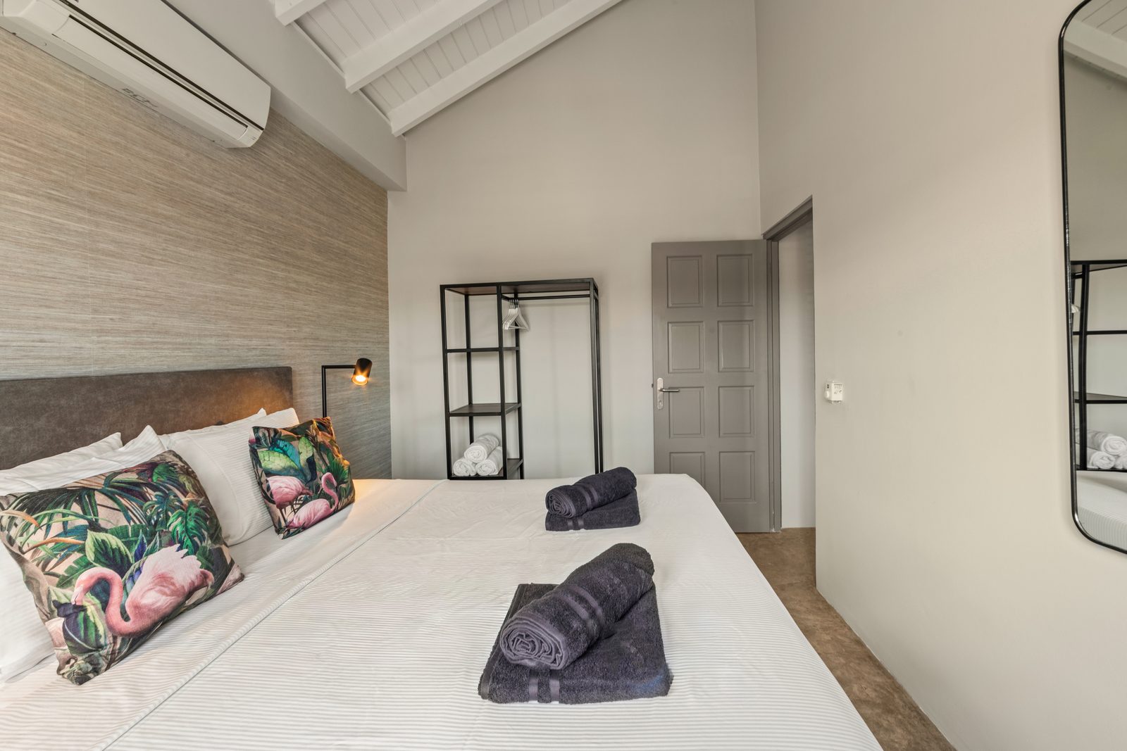 URBAN LOFT