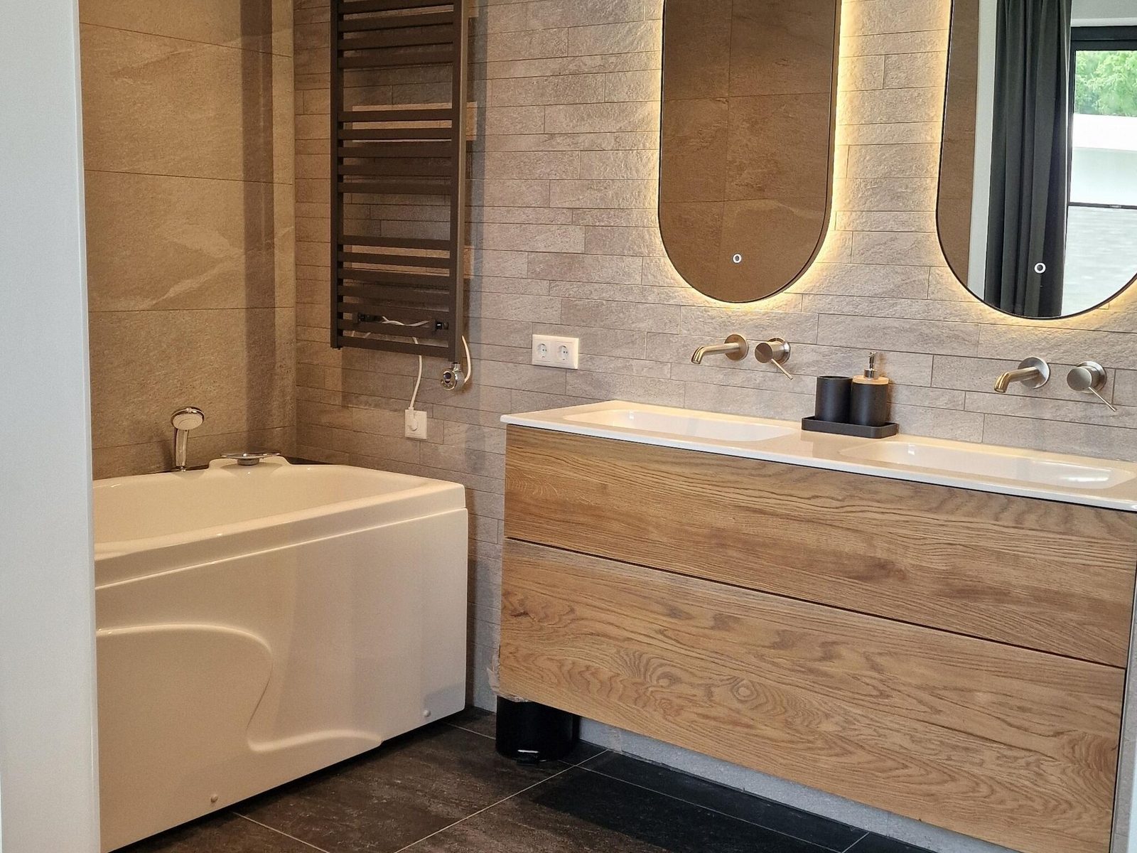 Water Nr. 560 | 8 Pers. Jacuzzi & Sauna