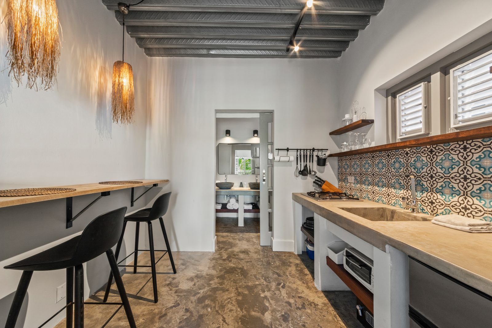 CITY APARTMENT