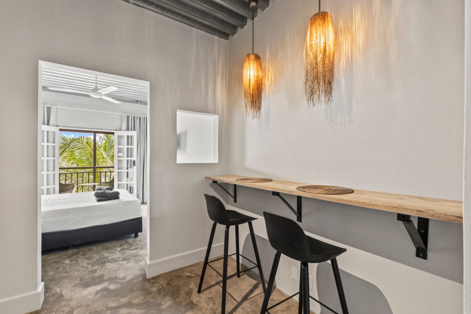 CITY APARTMENT