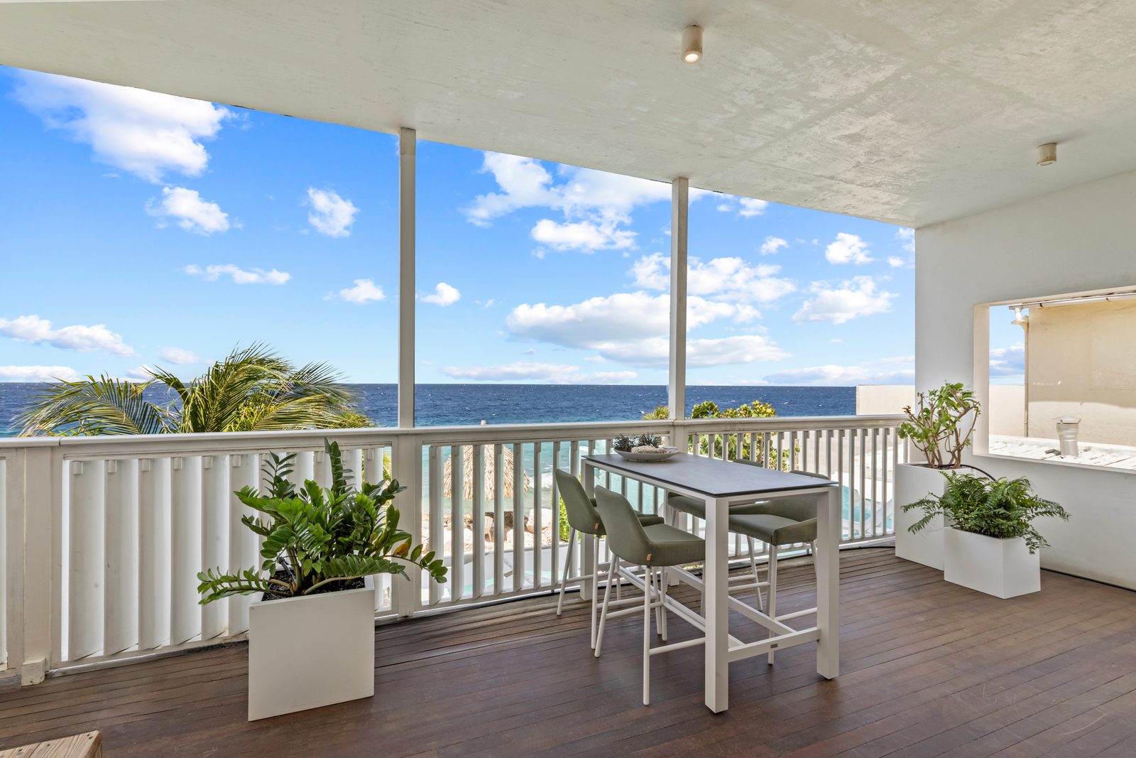 OCEAN VIEW SUITE
