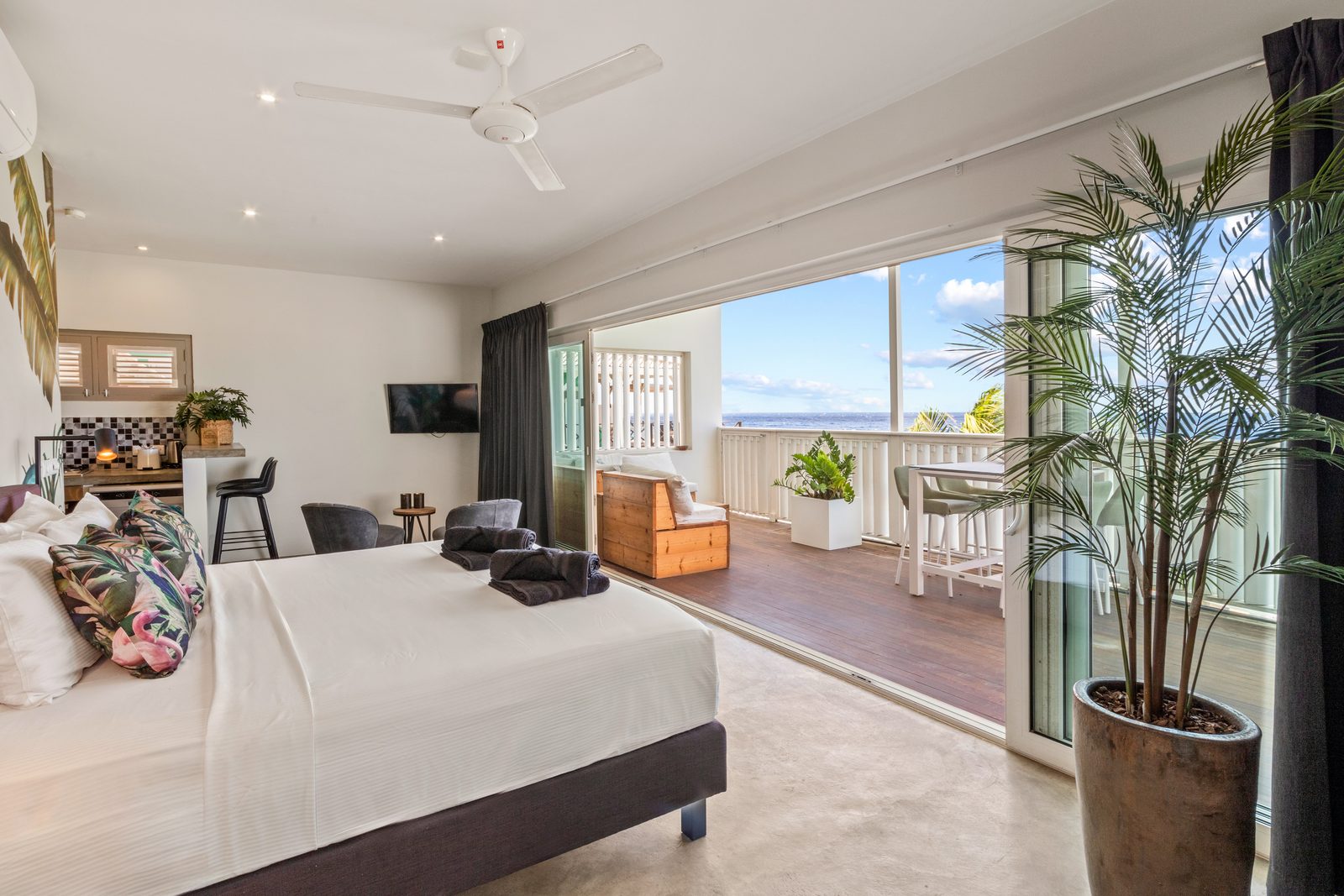 OCEAN VIEW SUITE