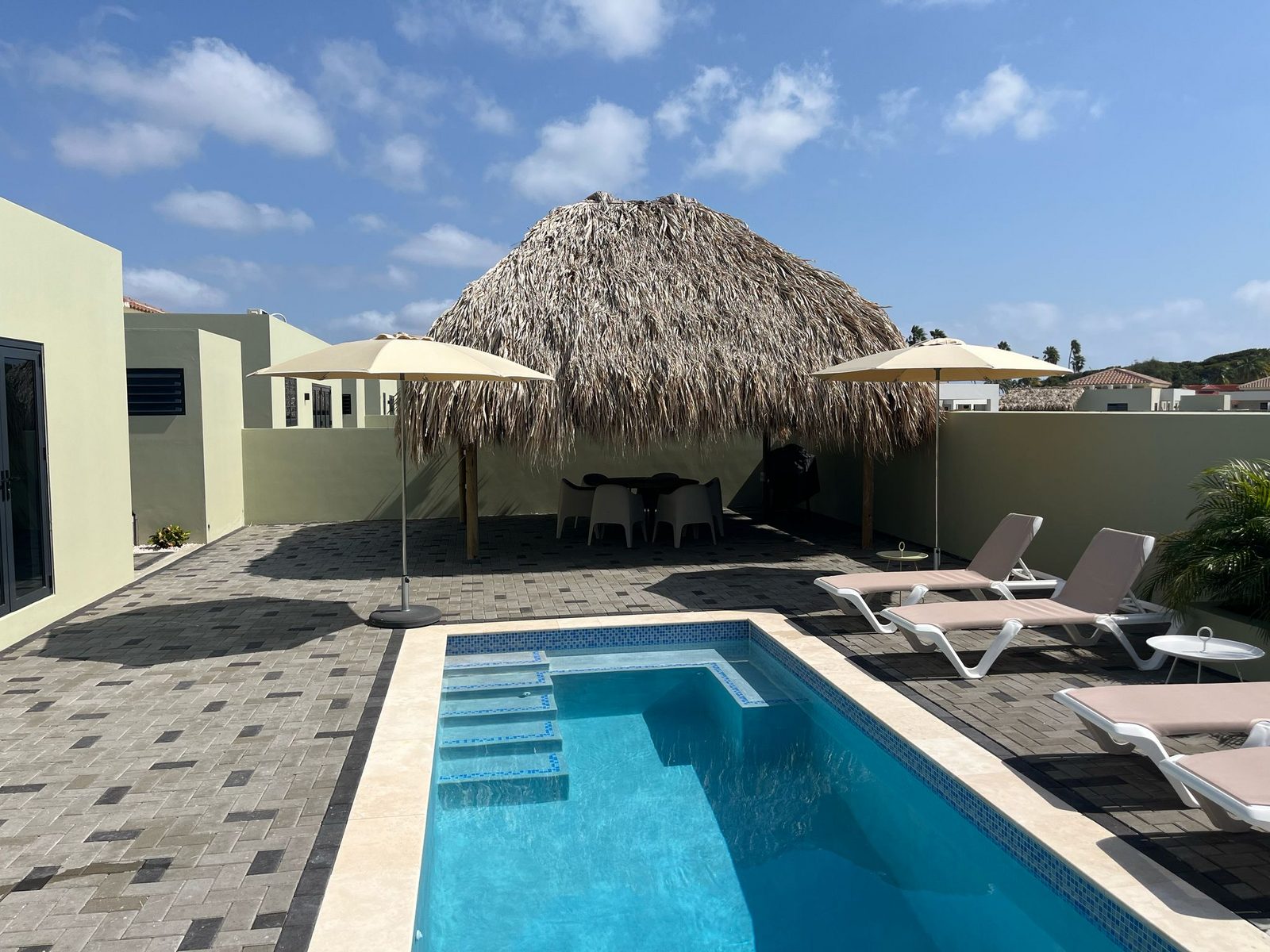 Paradise villa met prive zwembad, Mambo Beach 