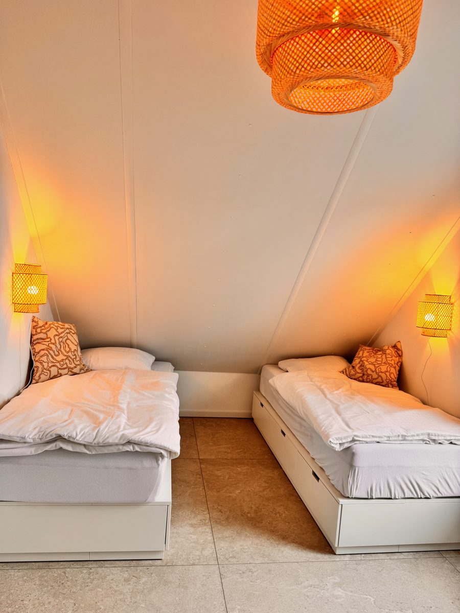 Vakantiehuis aan meertje - 85 