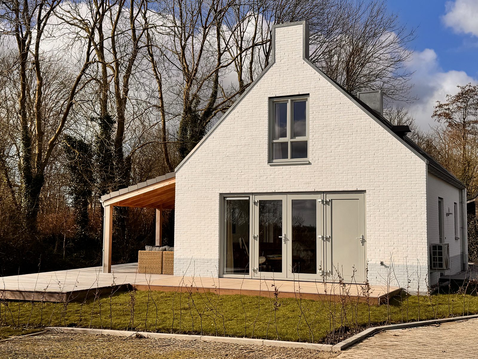 Vakantiehuis aan meertje - 85 