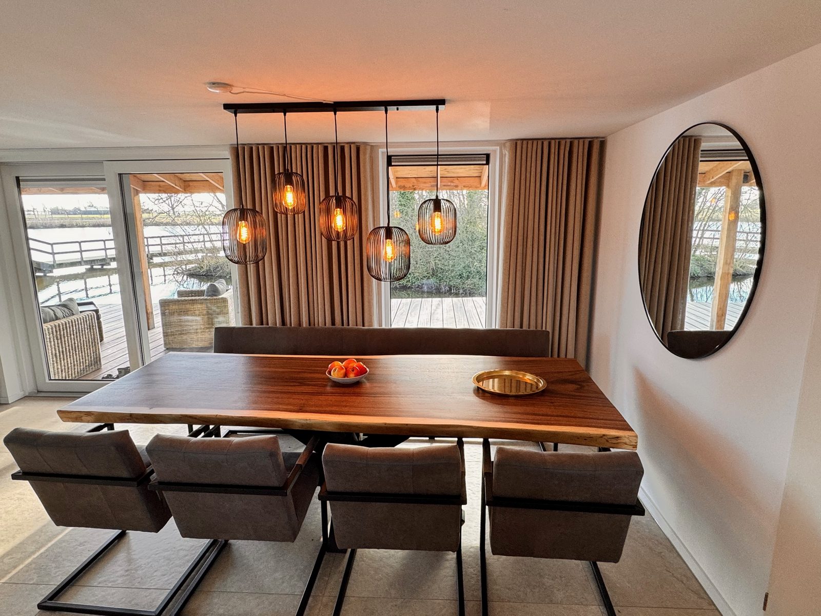 Vakantiehuis aan meertje - 85 
