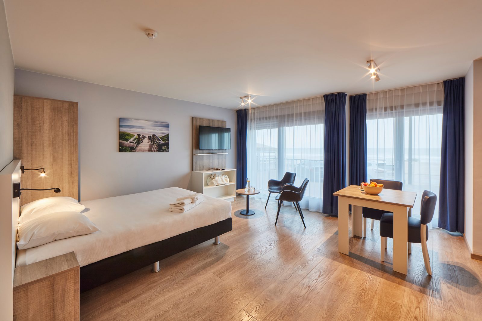 Essential Suite - 2p | Double bed | Partial sea view