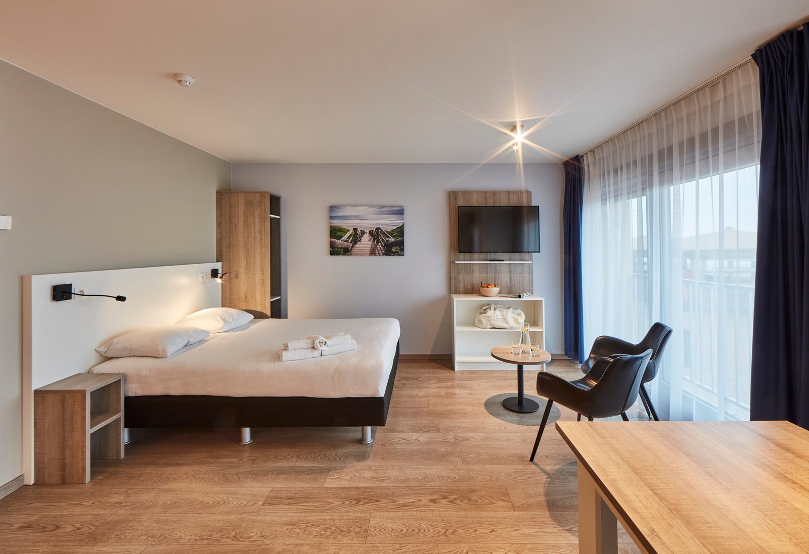 Essential Suite - 2p | Double bed | Partial sea view