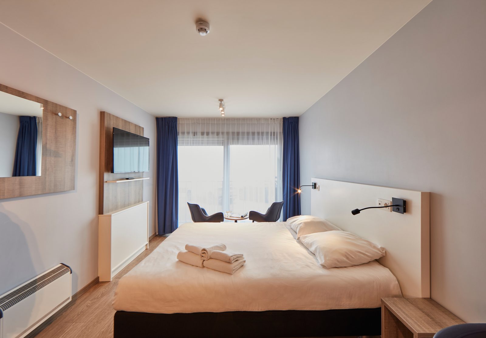 Essential Suite - 2p | Double bed | Partial sea view