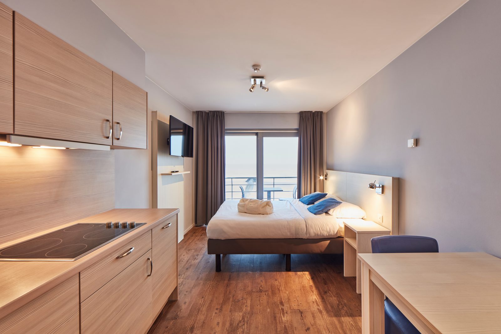 Essential Suite - 2p | Double bed | Balcony - Sea view