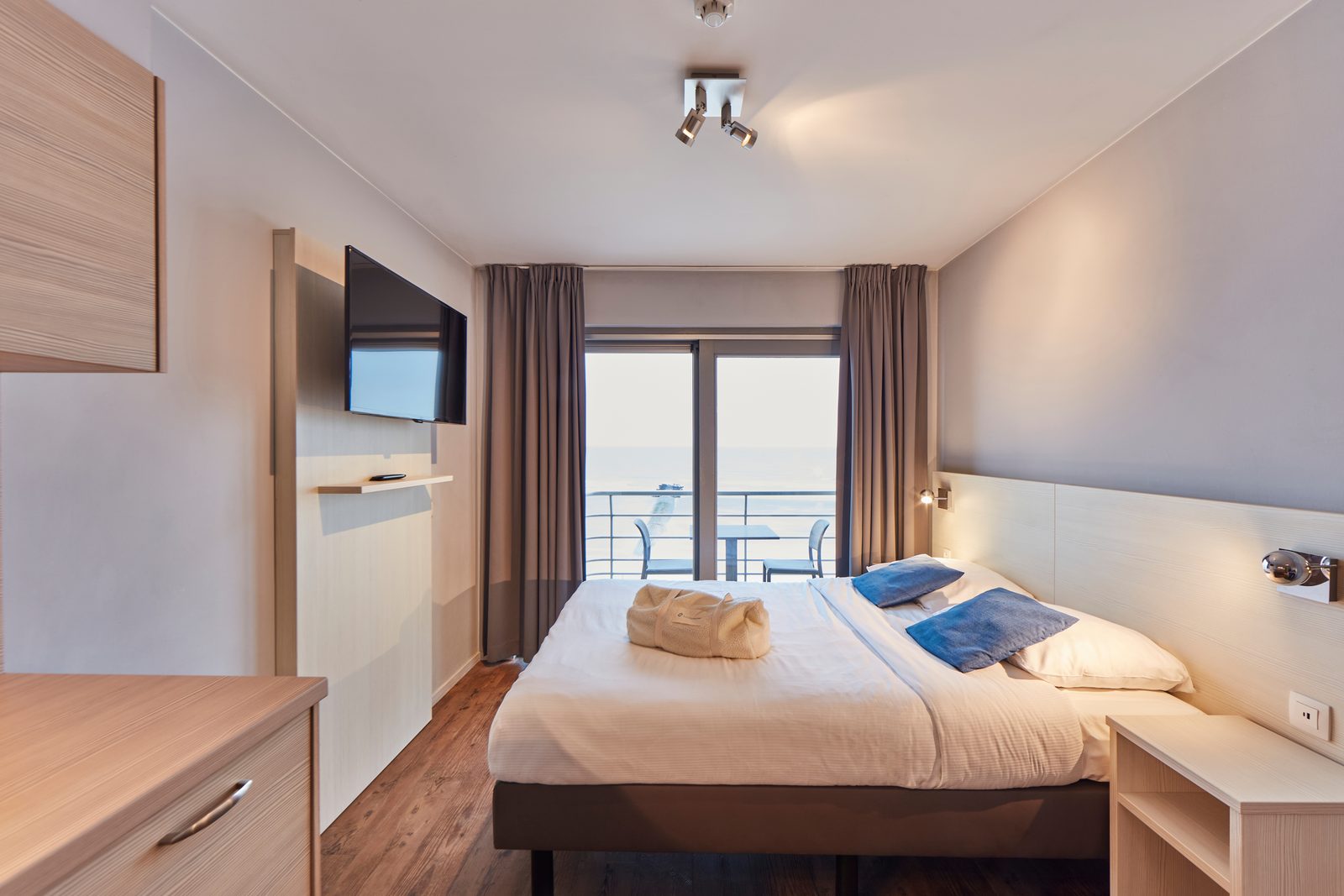 Essential Suite - 2p | Double bed | Balcony - Sea view
