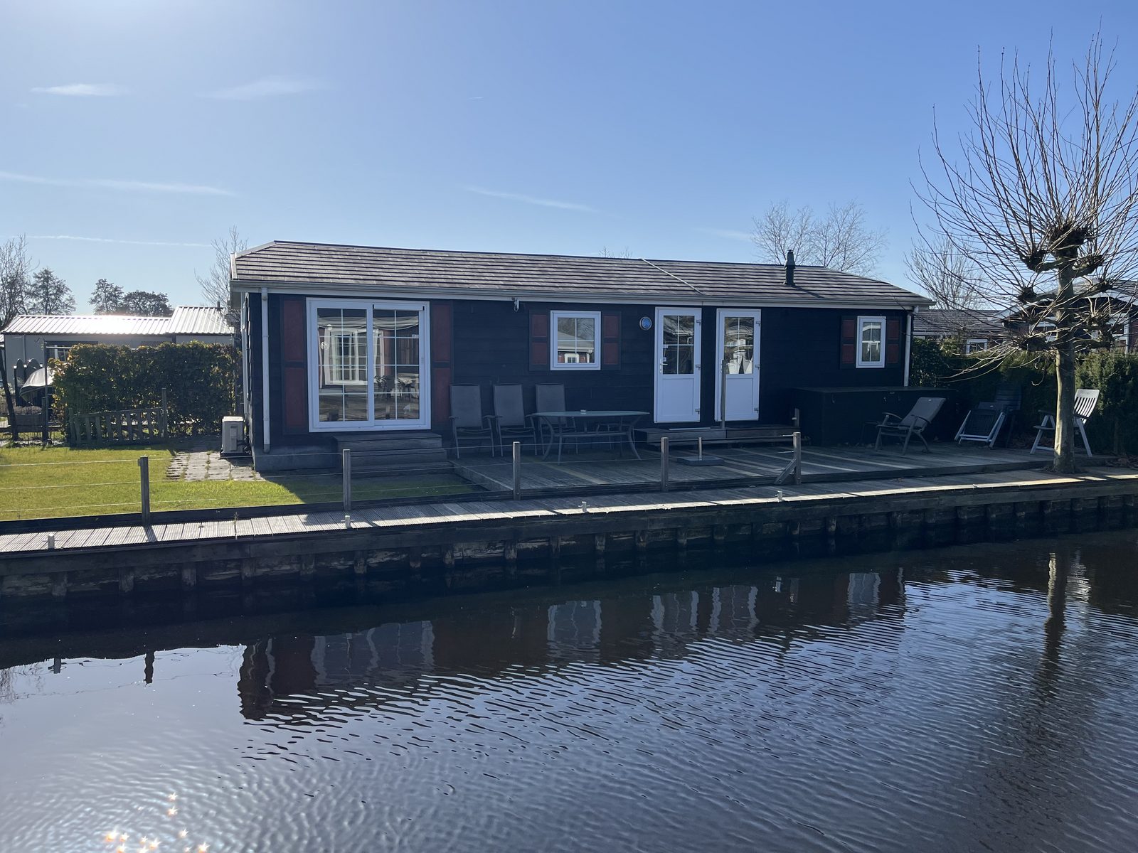 6 persons terrace on the water