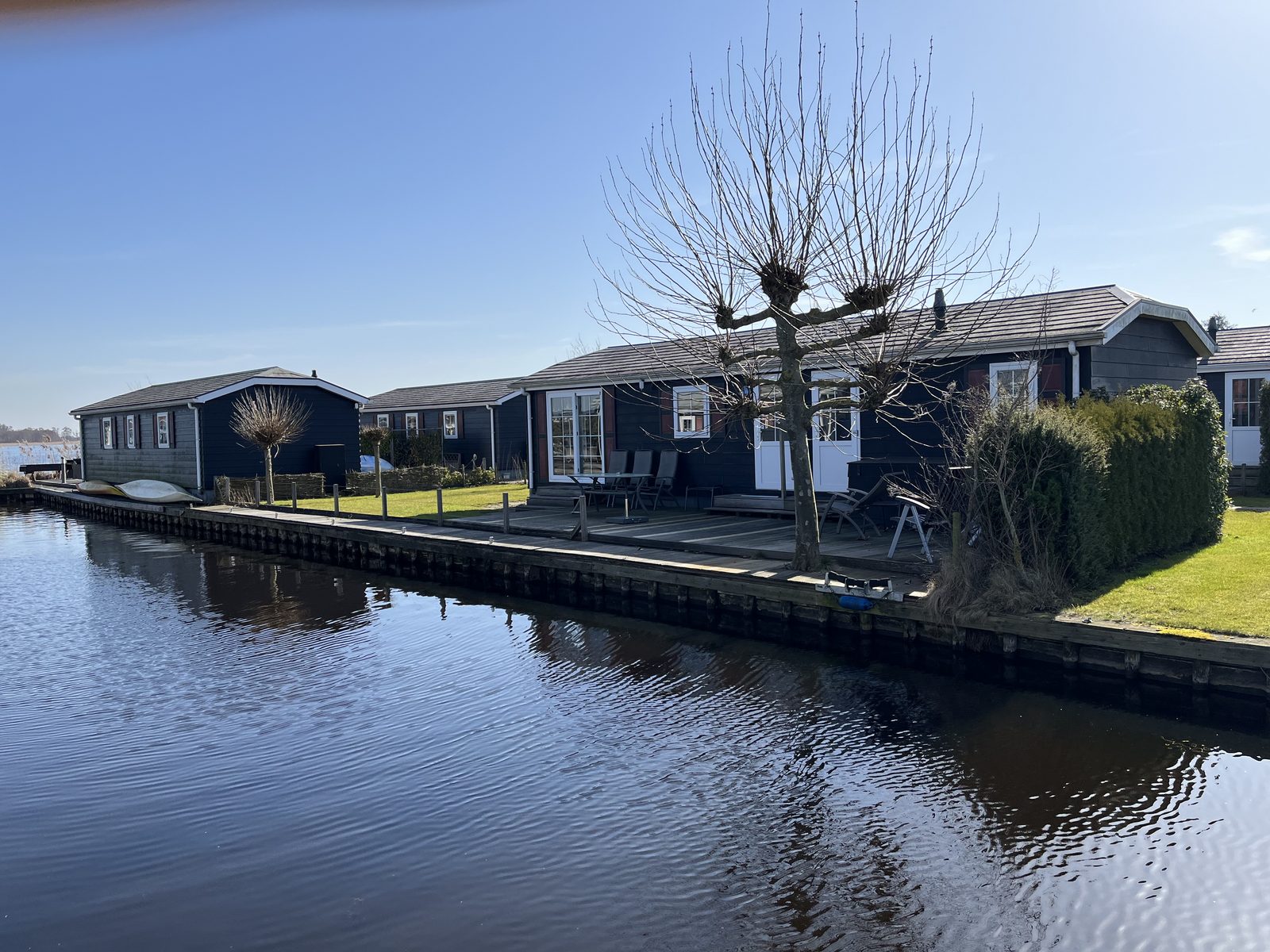 6 persons terrace on the water