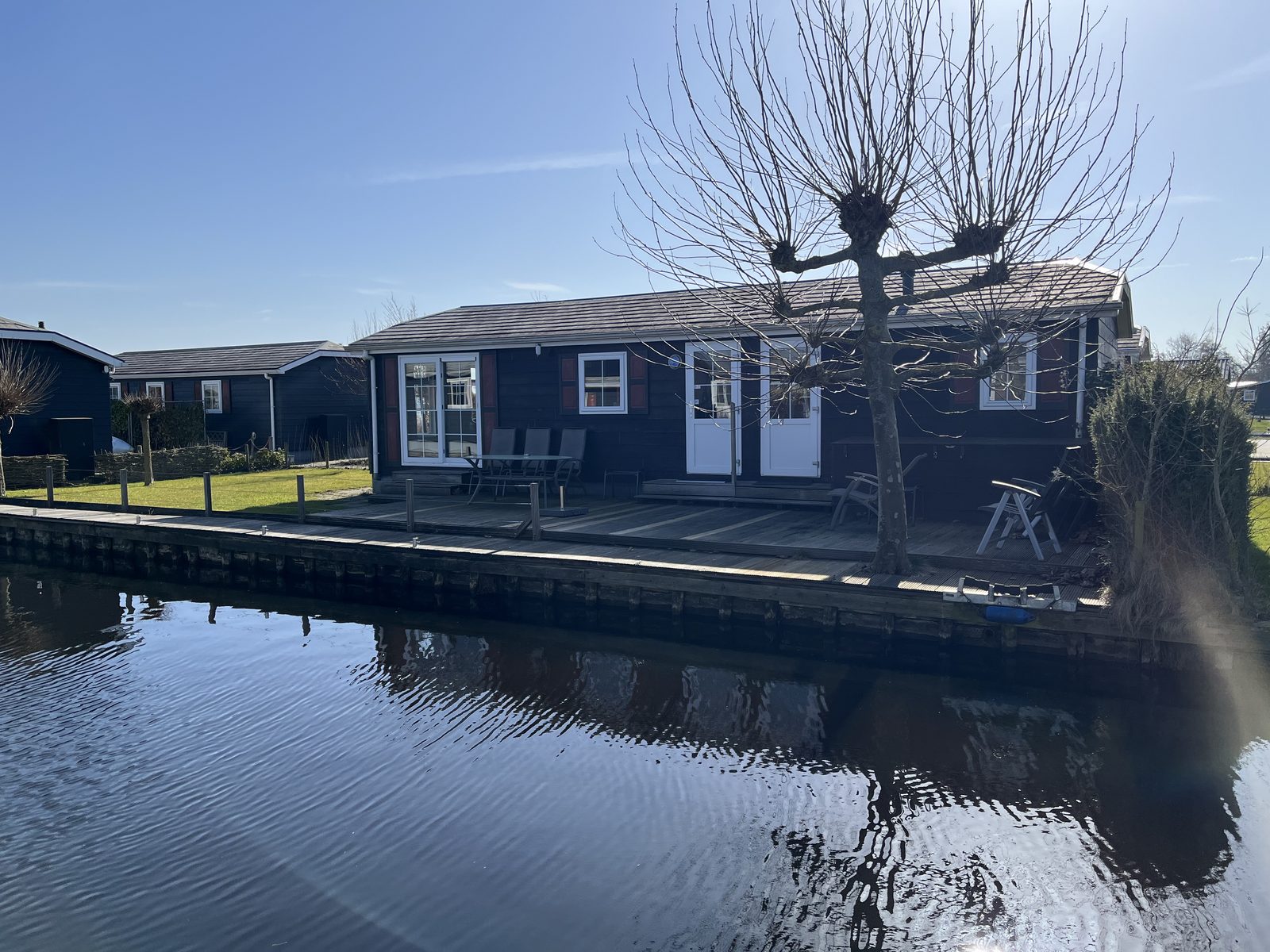 6 persons terrace on the water
