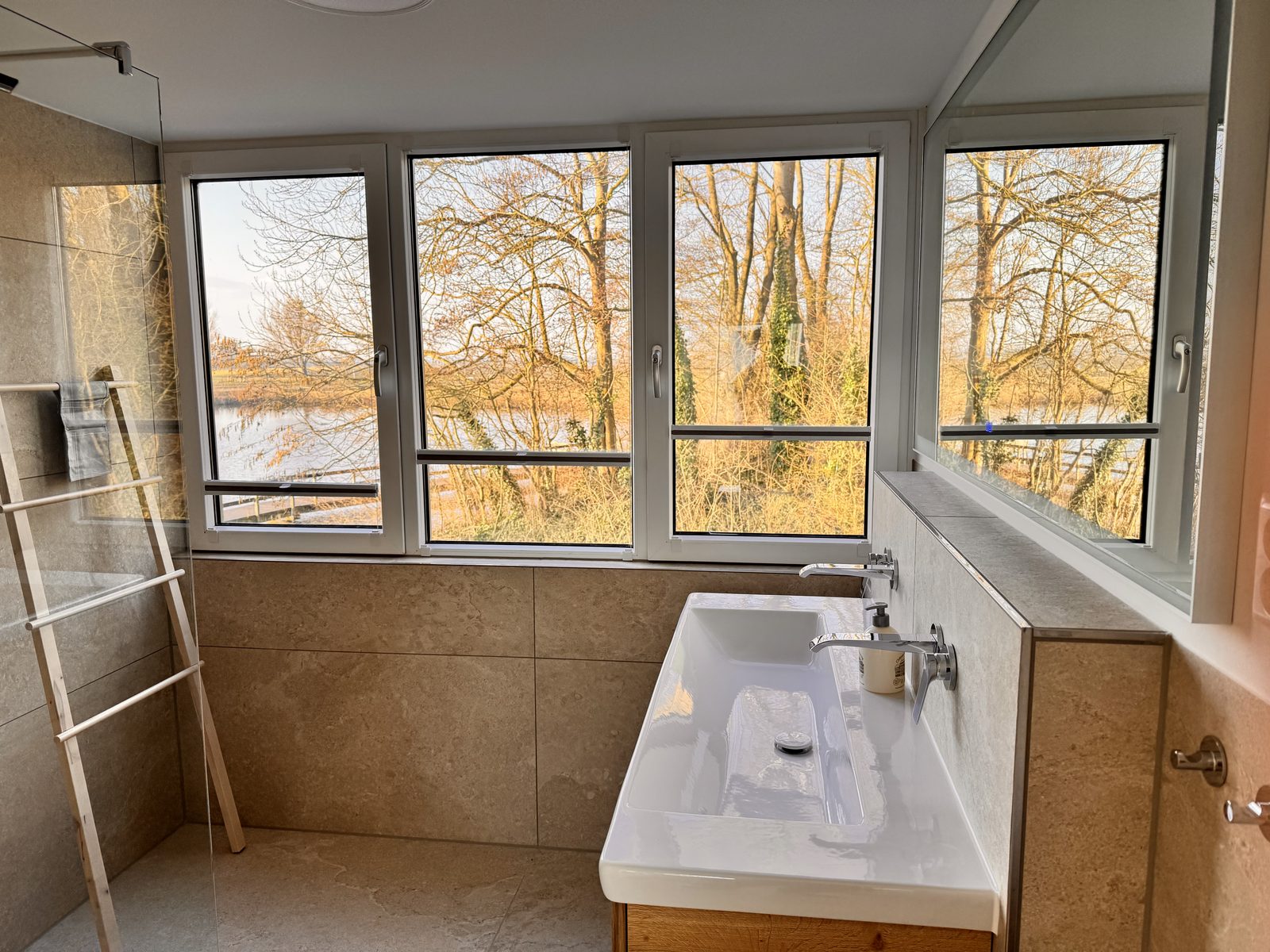 Vakantiehuis aan meertje - 85 