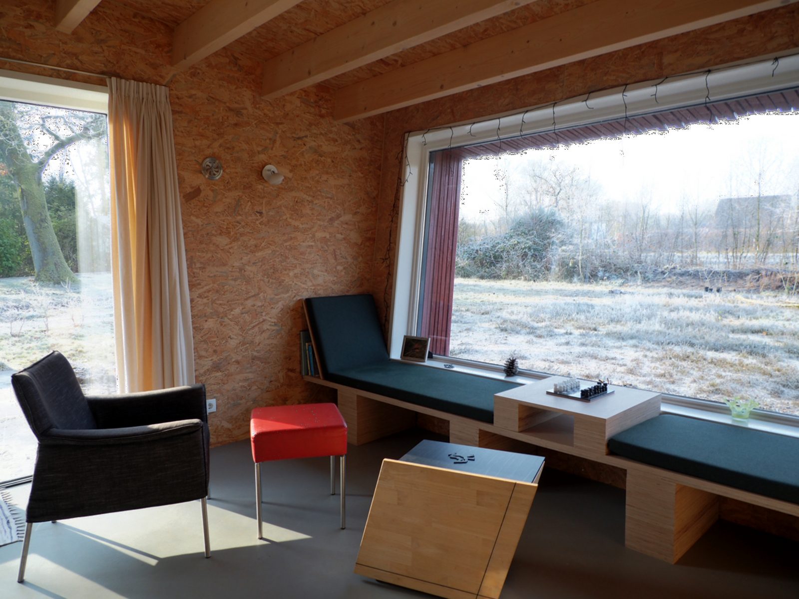 Rood Houten Huisje 213