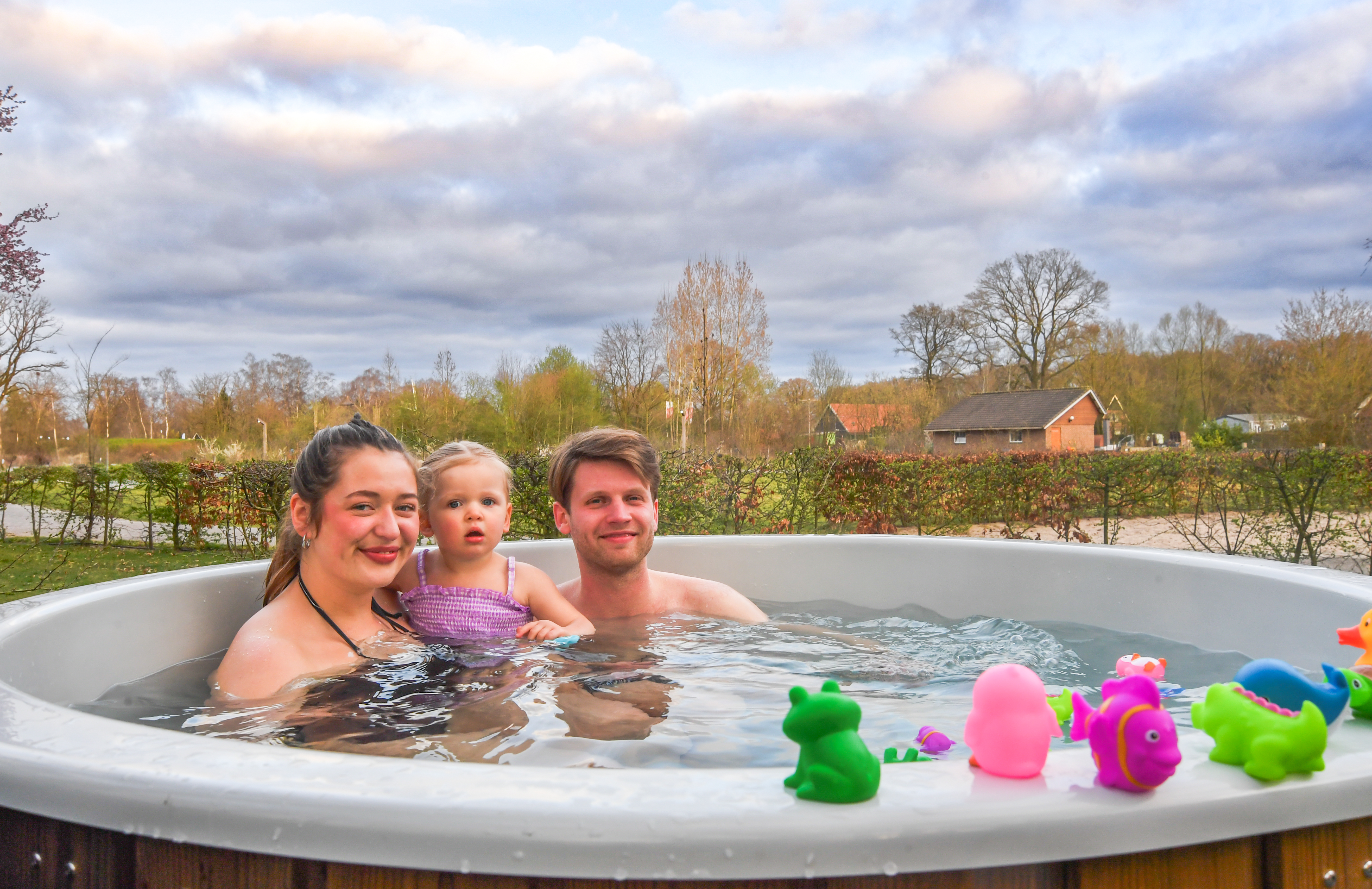 Baby & children's bungalow ‘Knights & Princesses’ with sauna & hot tub I 5 pers.
