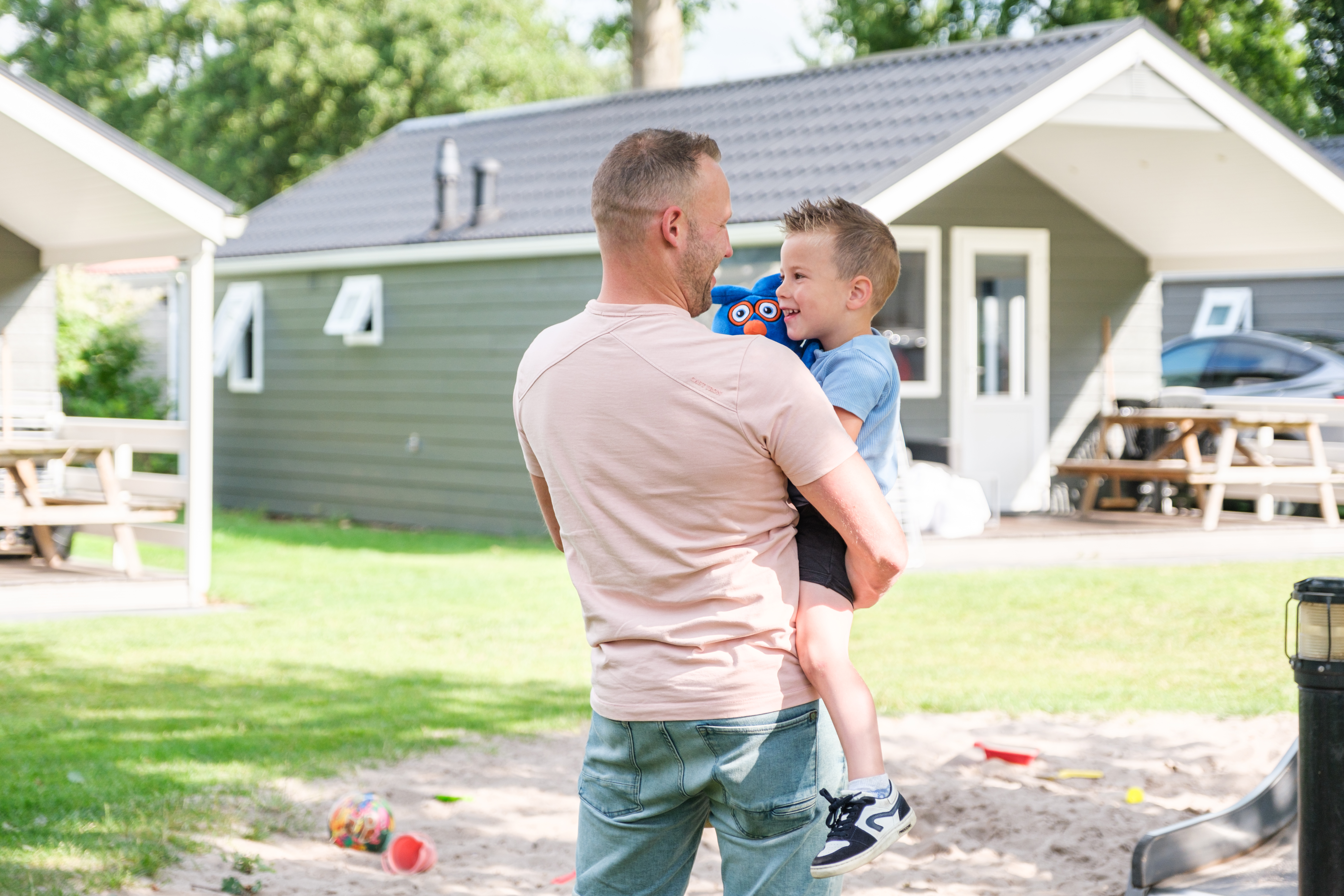 Deze sfeervolle chalets vindt je op ons populairste veld!🌞