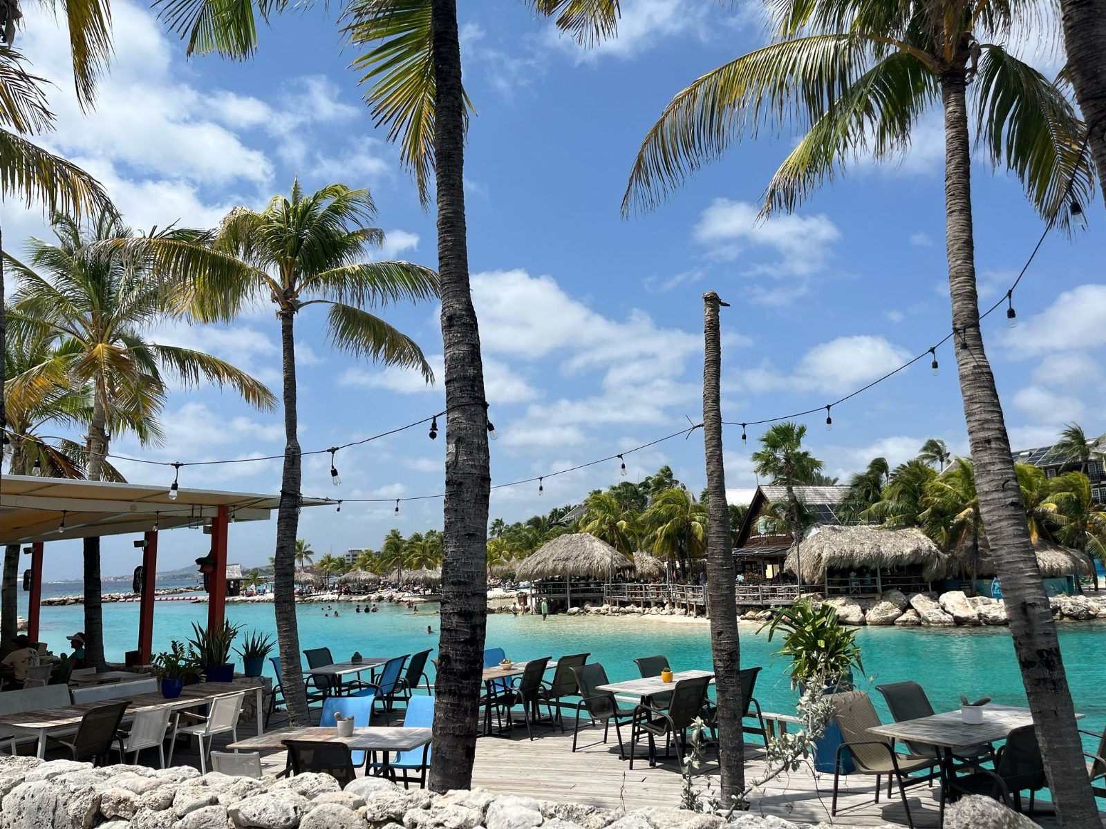 Villa Cuarenta-Y-Tres, Mambo Beach 