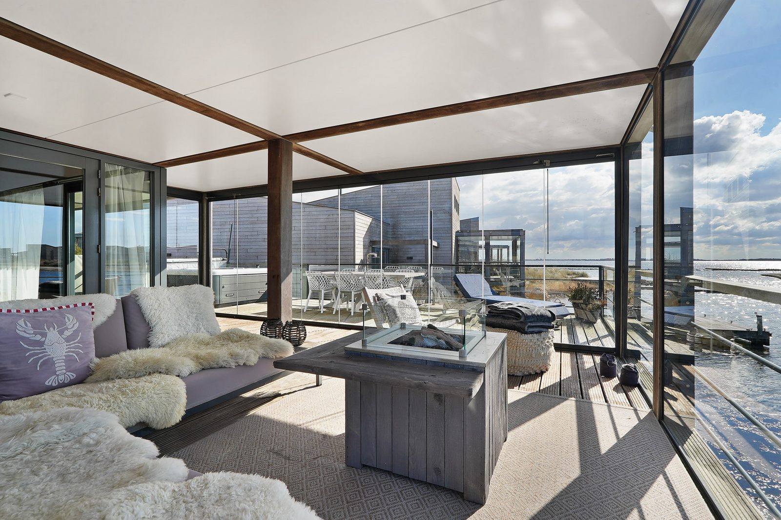 Villa Super VIP | 4 Pers. (Villa 7) with a jacuzzi; additional charges apply for usage