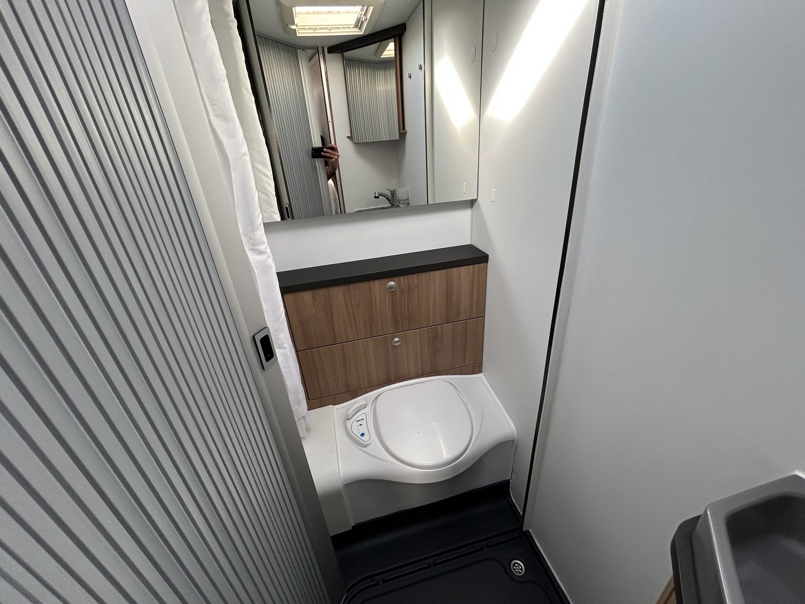 RFH189 - Sun Living S70DF
