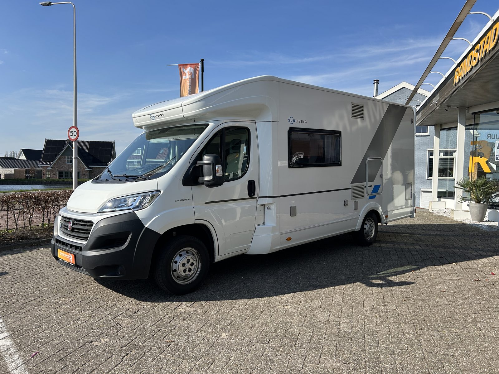 RFH189 - Sun Living S70DF