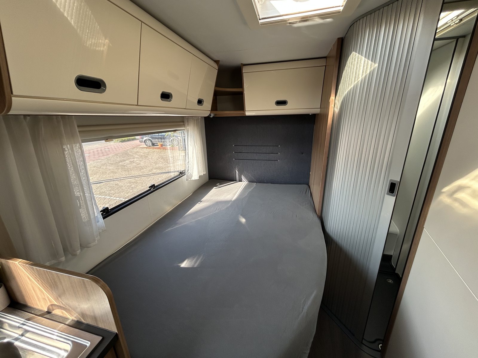 RFH189 - Sun Living S70DF