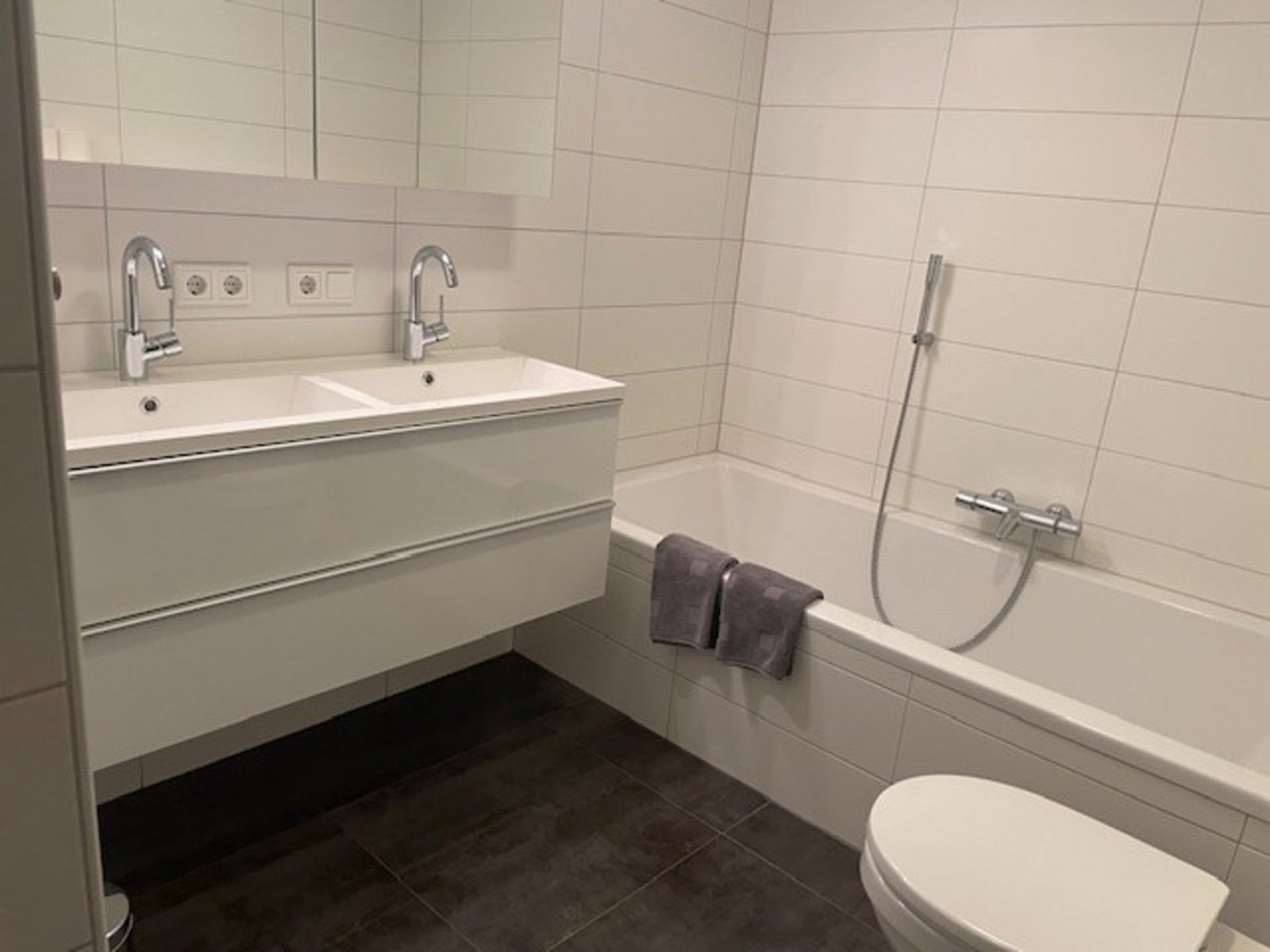 XL Kristal Apartments