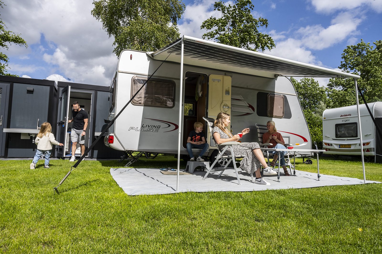 Kampeerplaats De Hoef met privé sanitair