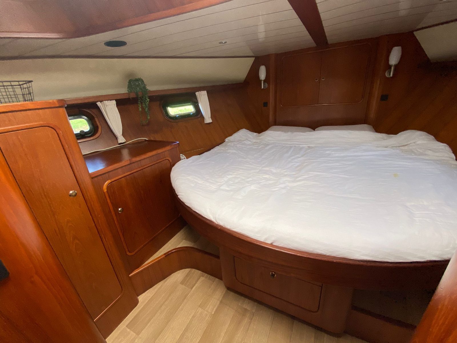 Super luxe Valkkruiser "Pleasure" - 6+2 personen - 3 slaapcabines - 3 badkamers