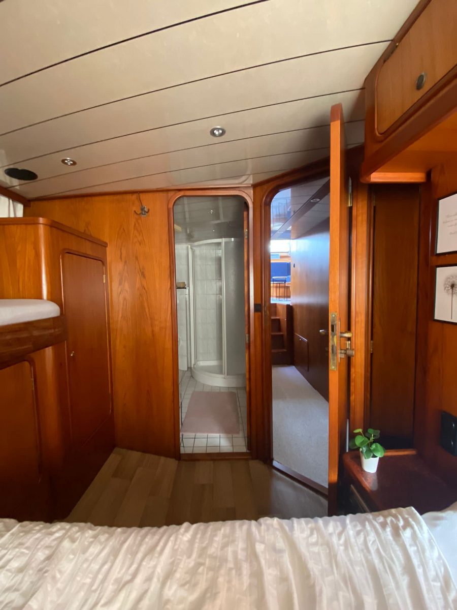 Super luxe Valkkruiser "Pleasure" - 6+2 personen - 3 slaapcabines - 3 badkamers