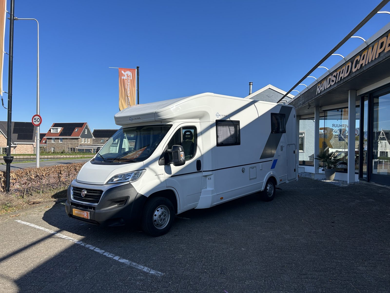 REH091 - SunLiving S70SL