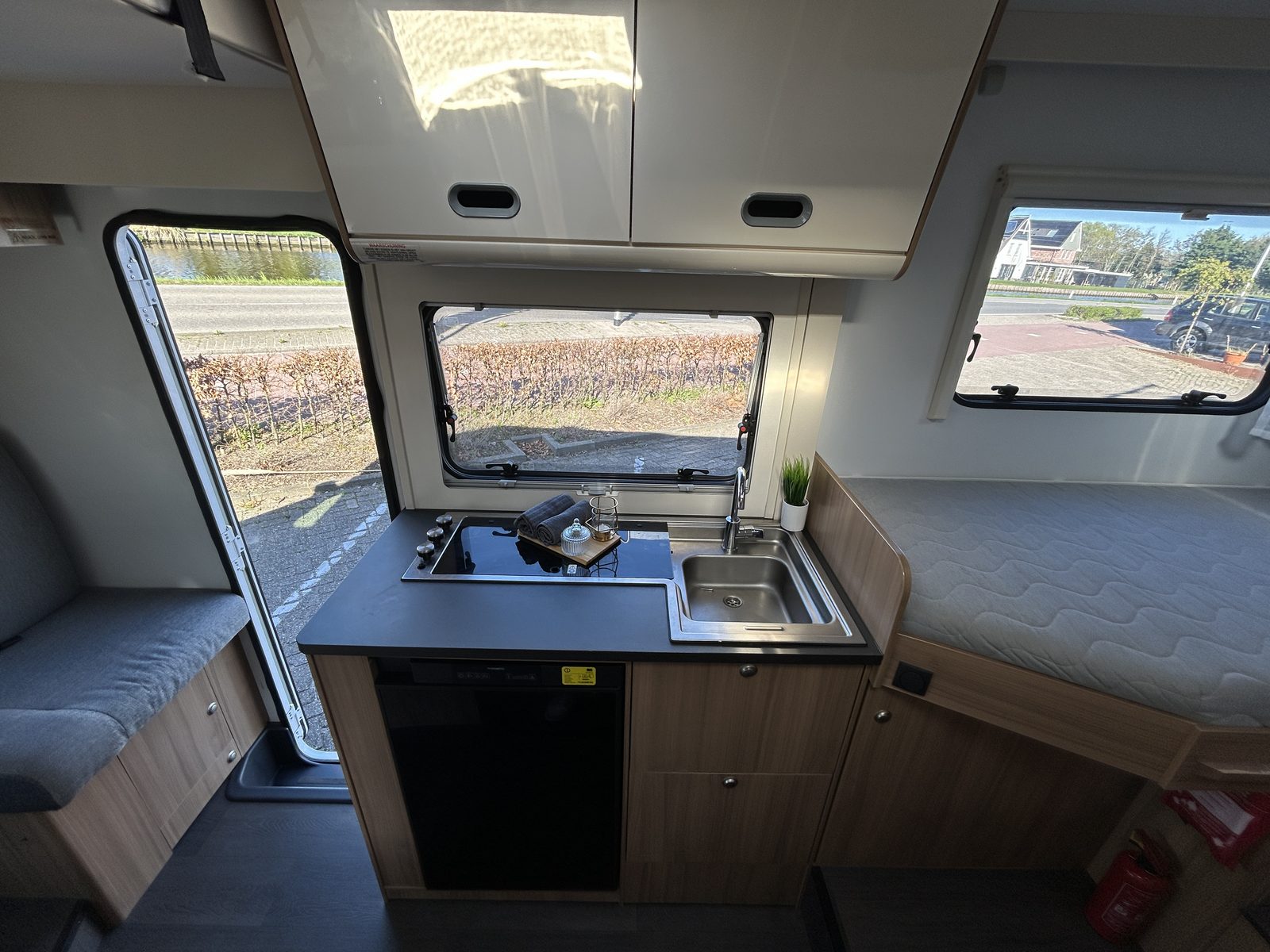 REH091 - SunLiving S70SL
