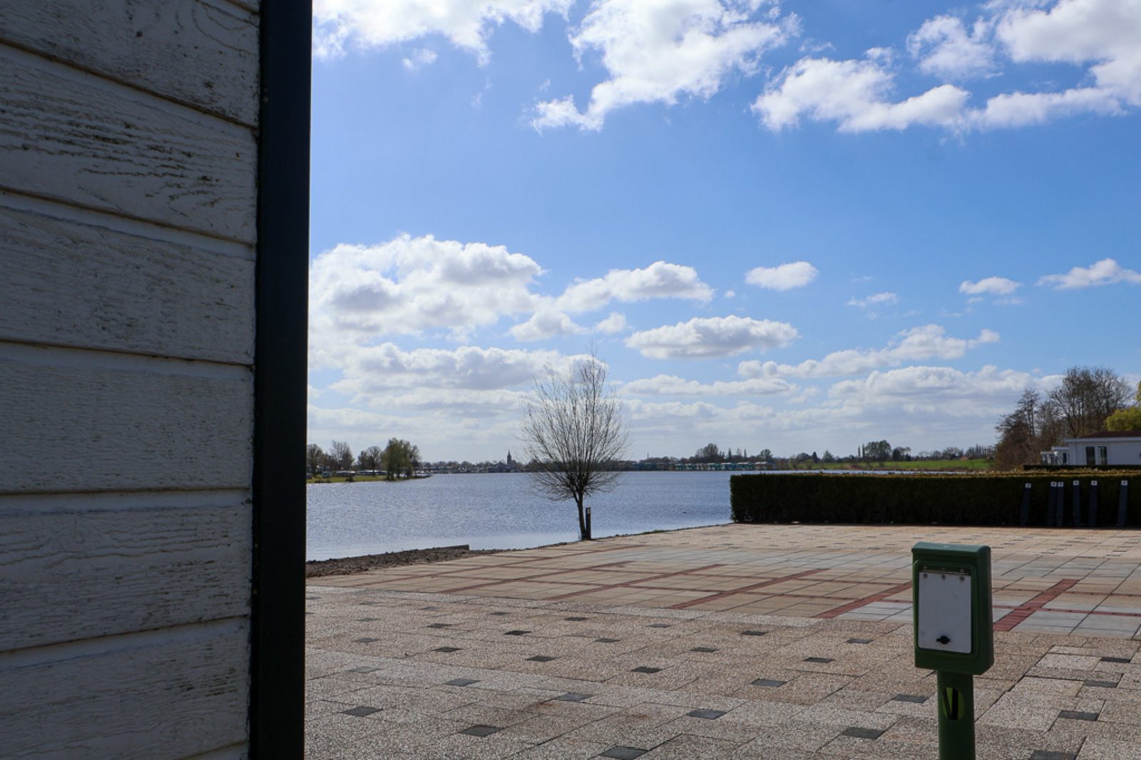 Tentplaats aan het water 