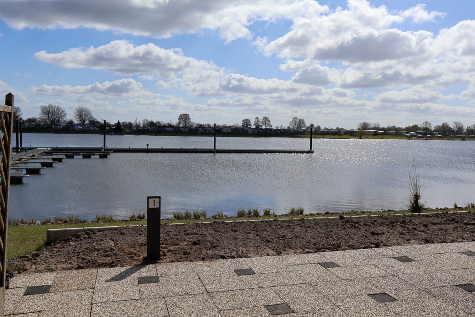 Tentplaats aan het water 