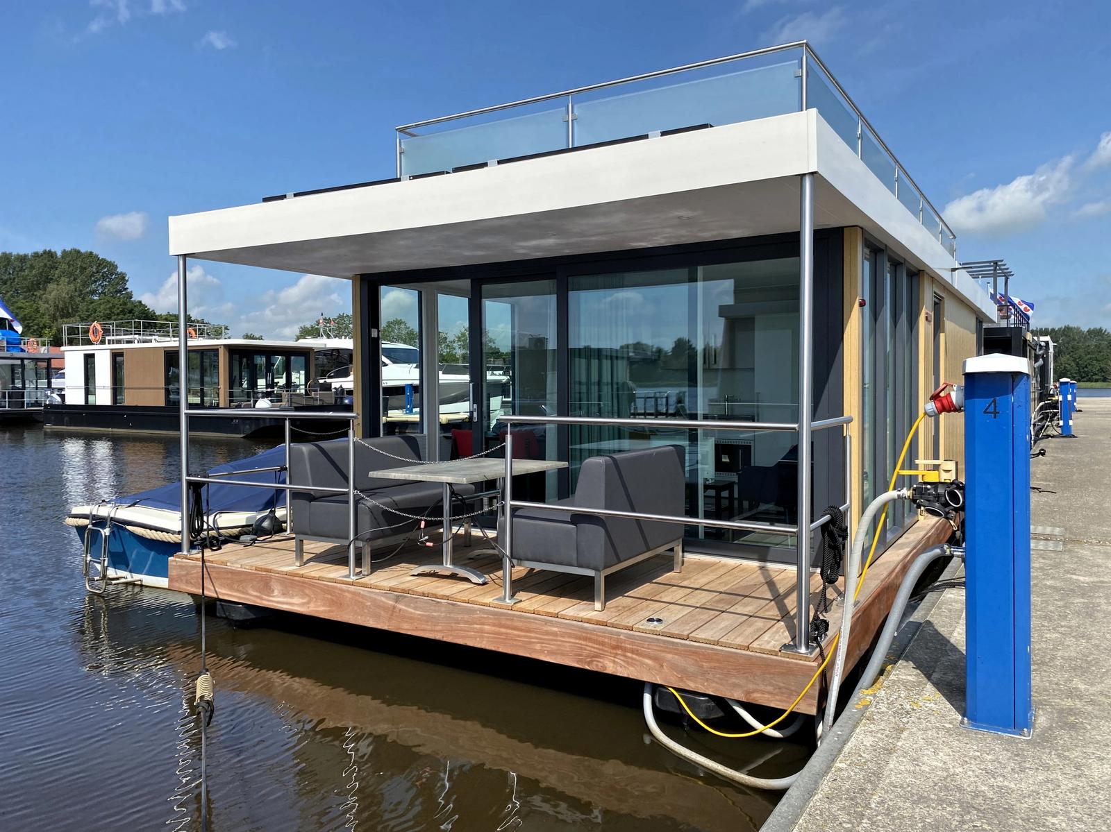 Houseboat Robbedoes