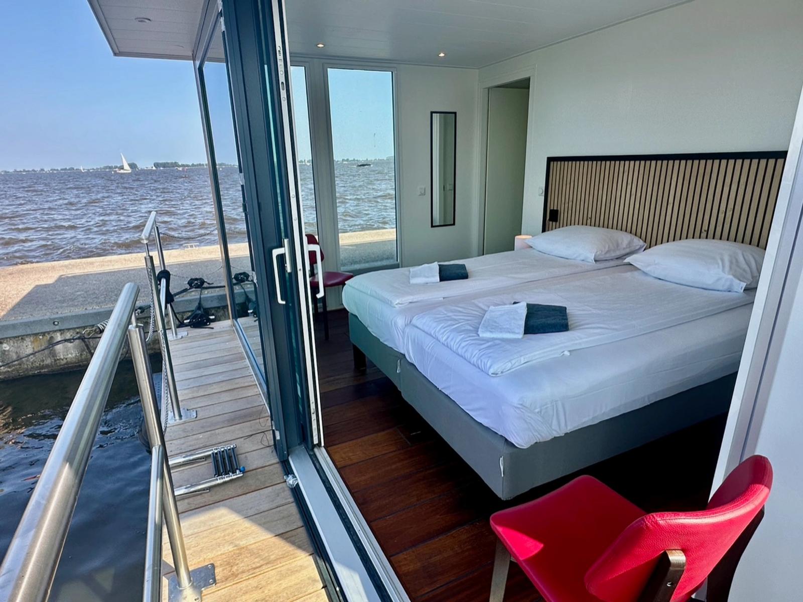 Houseboat Robbedoes