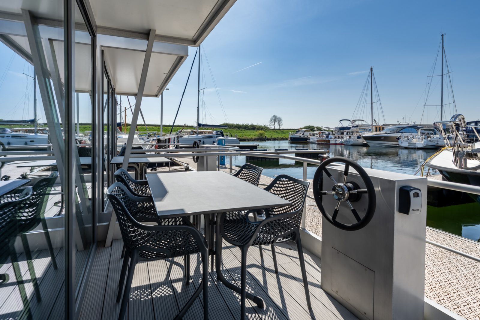 Waterlodge Blue Island | d'Ouwe Haven