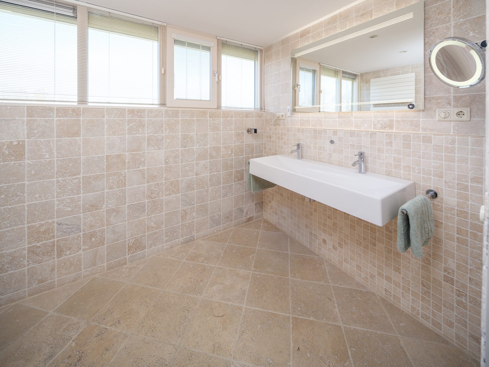 Het Blankershuys met hottub en sauna | 18 personen