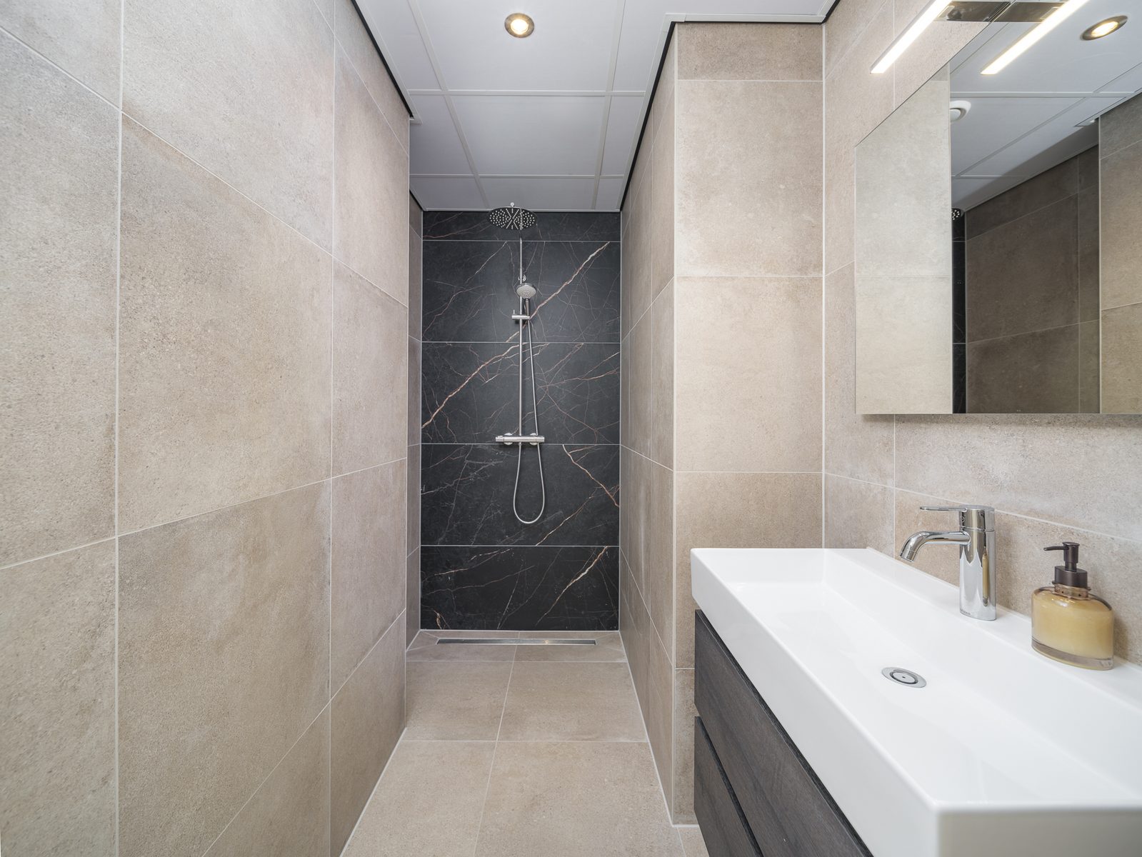 Het Blankershuys met hottub en sauna | 18 personen