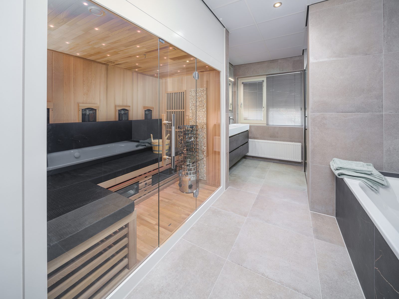 Het Blankershuys met hottub en sauna | 18 personen