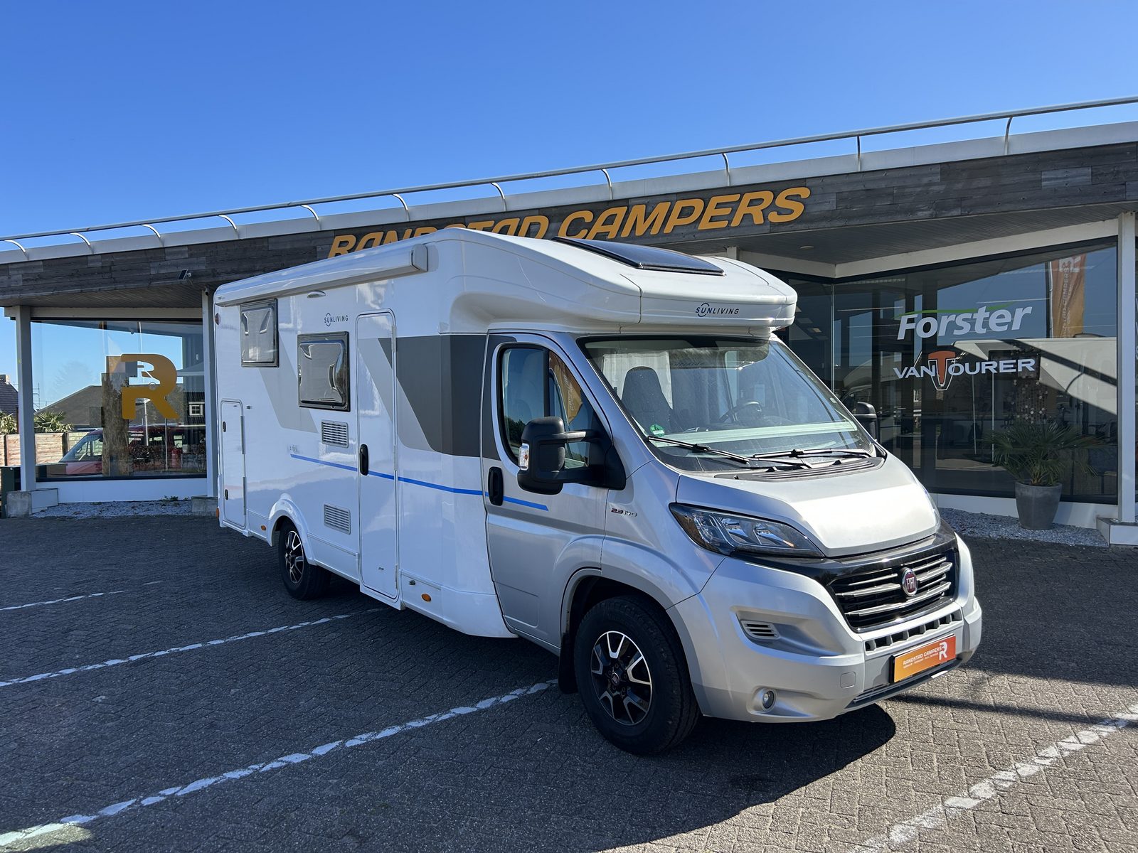 REH646 - SunLiving S70SL