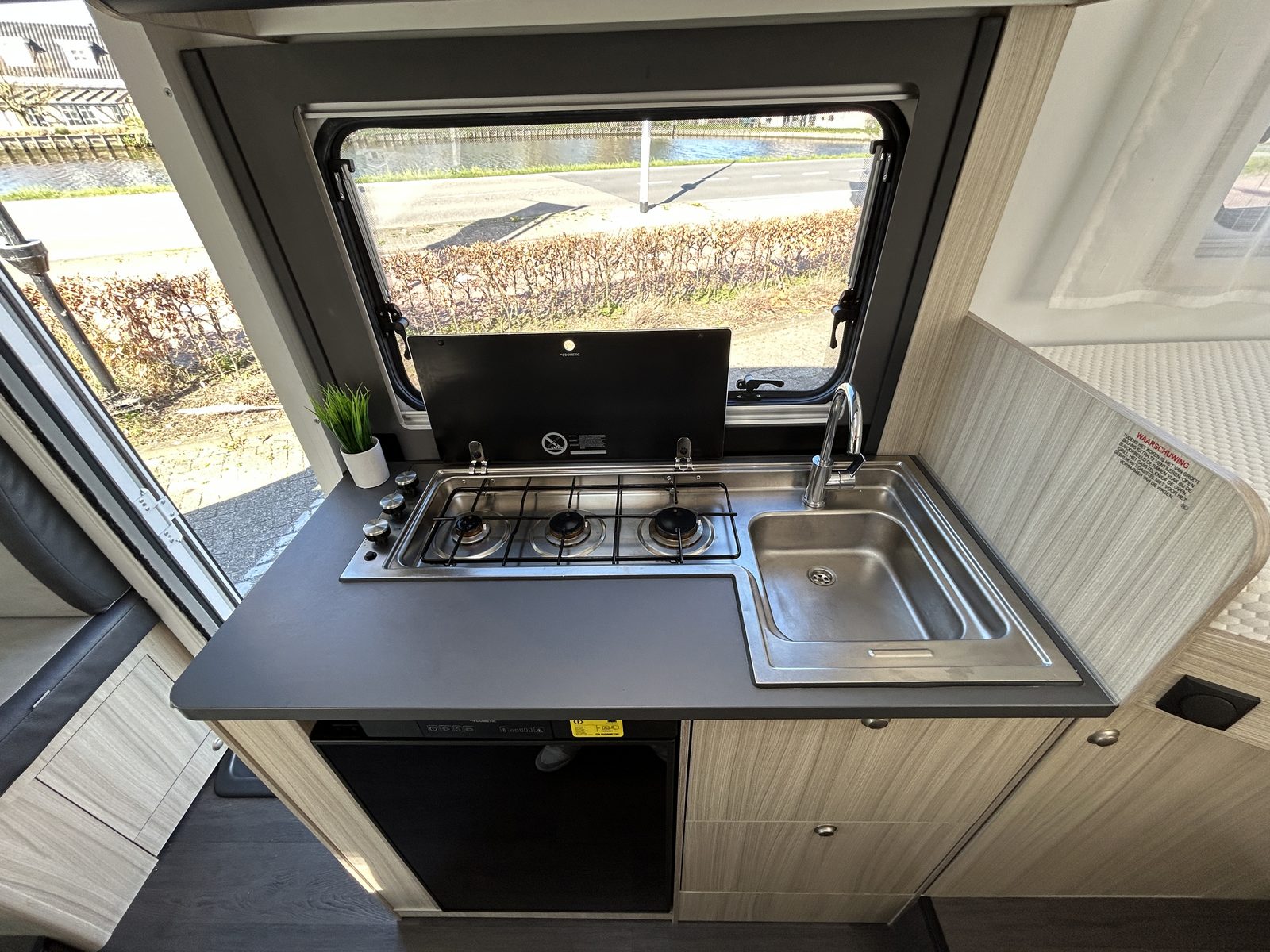 REH646 - SunLiving S70SL