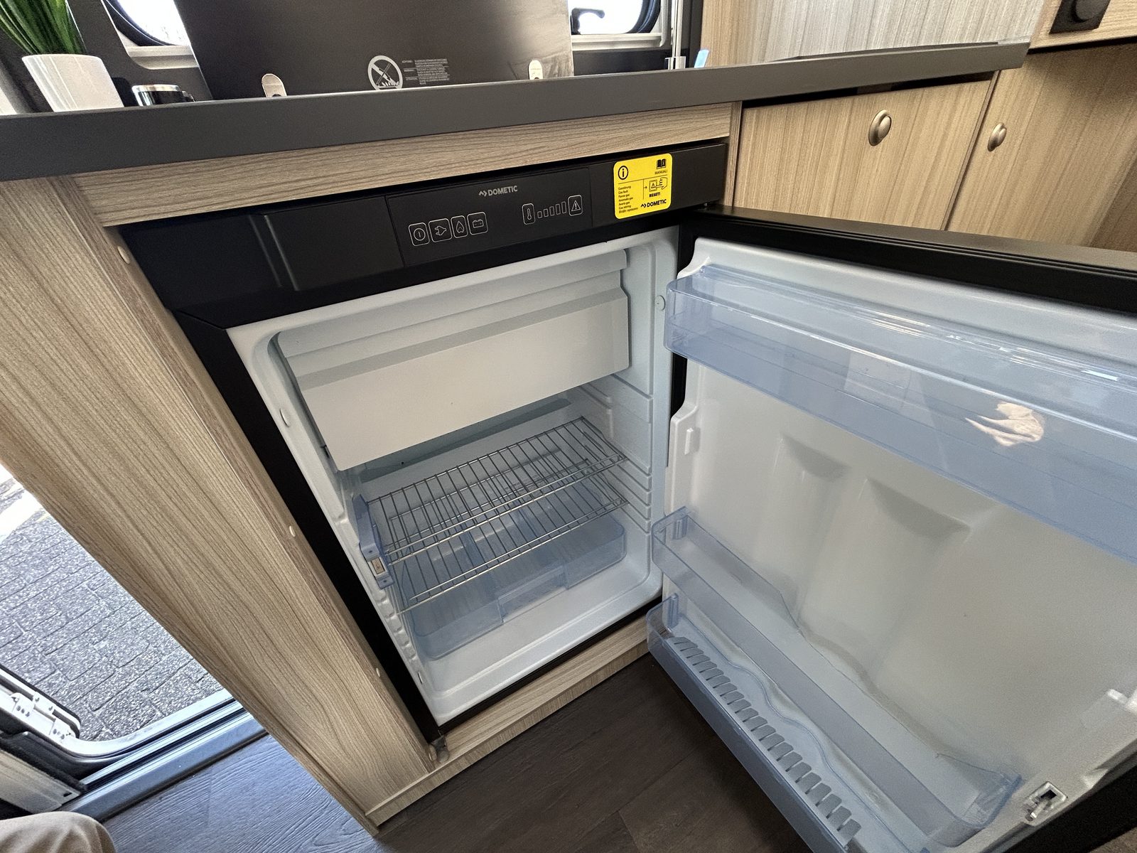 REH646 - SunLiving S70SL