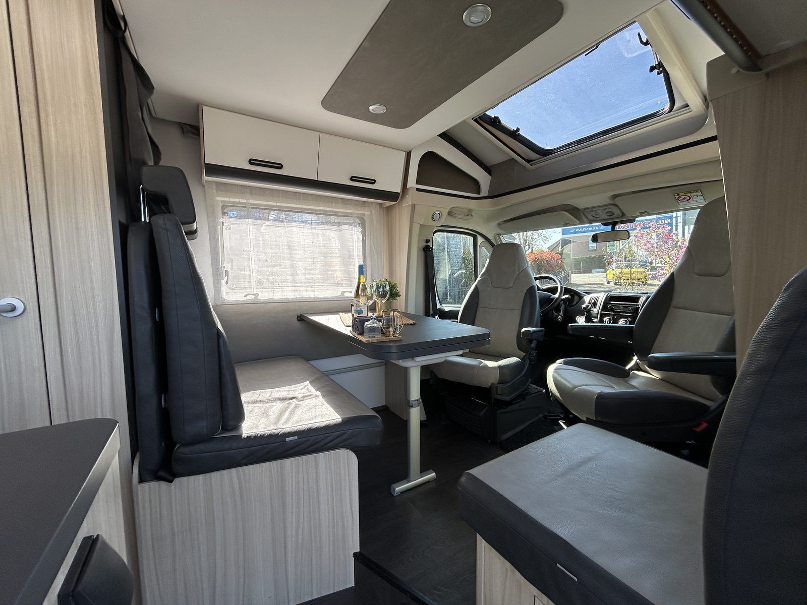 REH646 - SunLiving S70SL