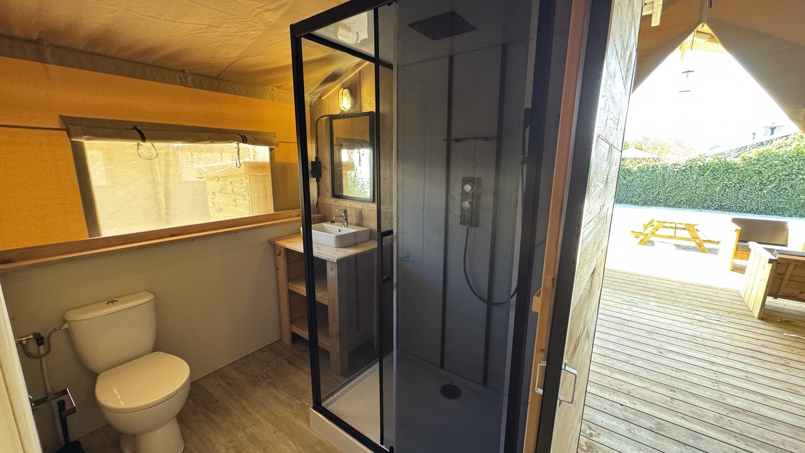 Safari Lodge B