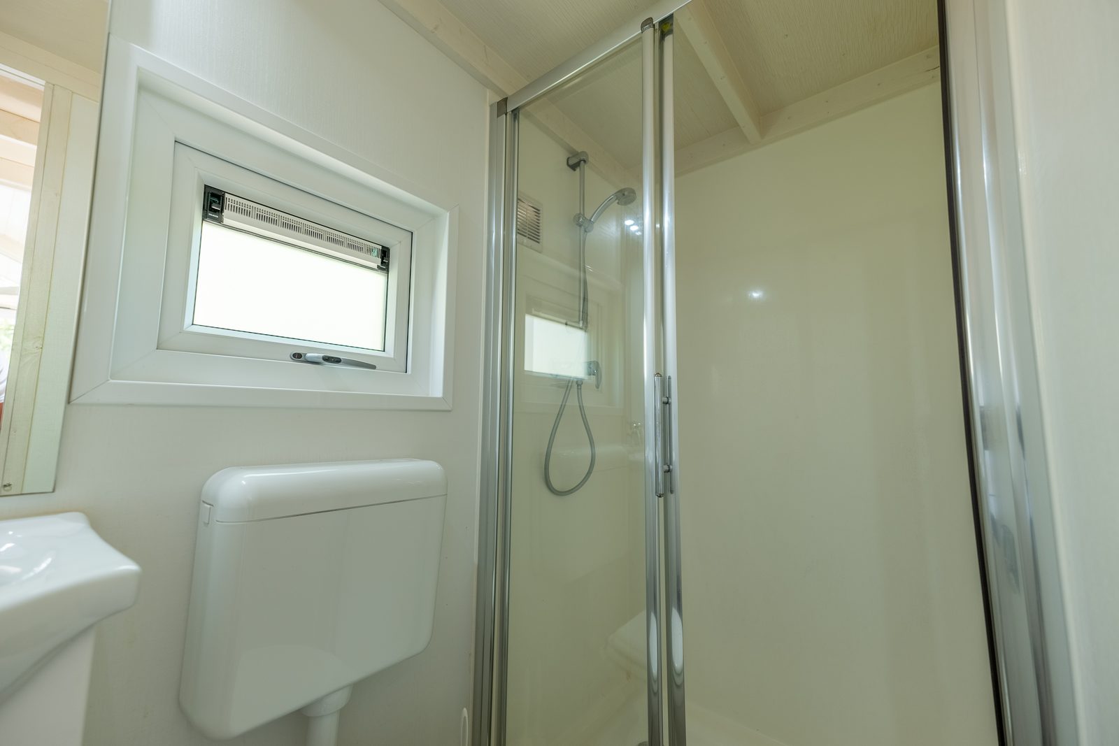 Tiny House Hottub 4 